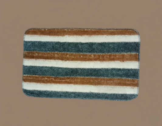 versatile-absorbent-mat-25x16-ultra-soft-microfiber-quick-dry-mat-with-non-slip-backing-for-bathroom-kitchen-and-living-spaces-random-design