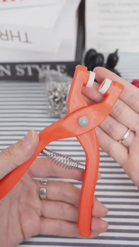 Heavy Duty Eyelet Punch Plier Tool (With 50 Buttons)